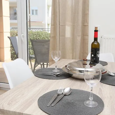 Modern In The Heart Of Appartement Kassandreia
